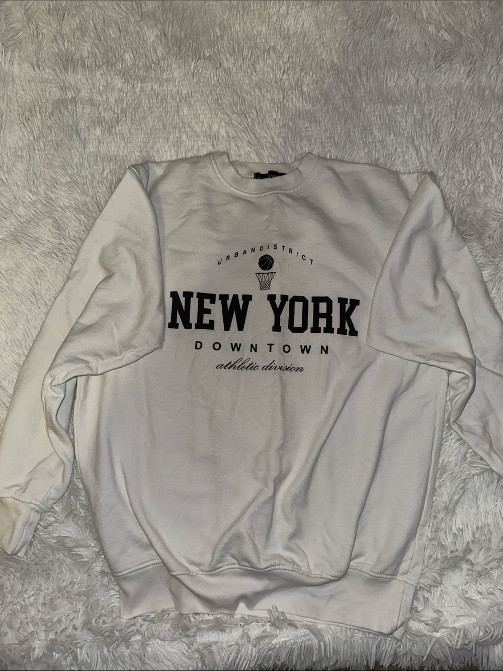 PrettyLittle Thing New York Downtown White Crewneck Sweatshirt